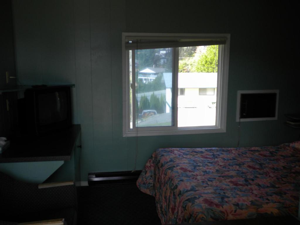 Pleasant View Motel Summerland Room photo
